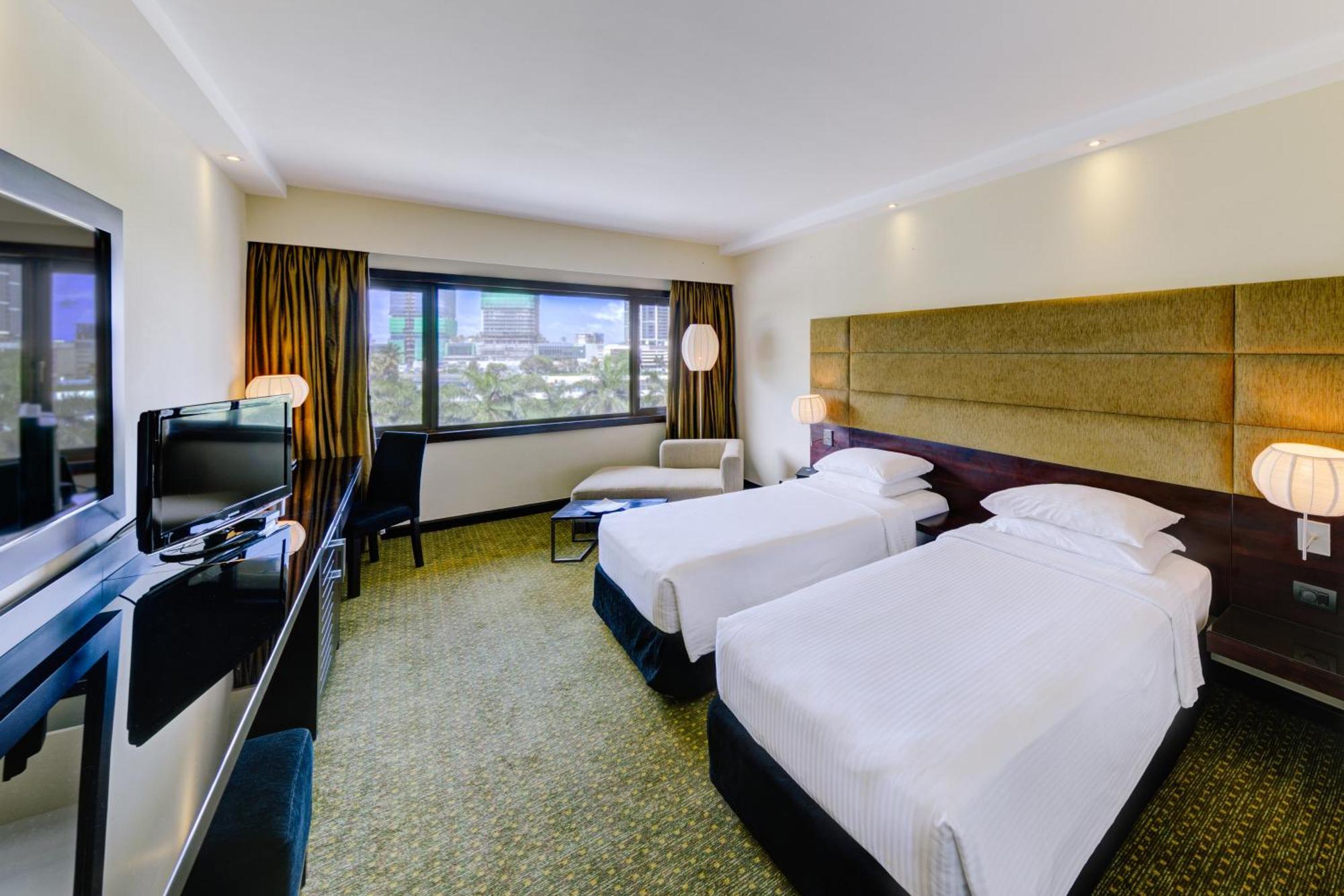 Cinnamon Lakeside Colombo Exterior foto A room at the hotel