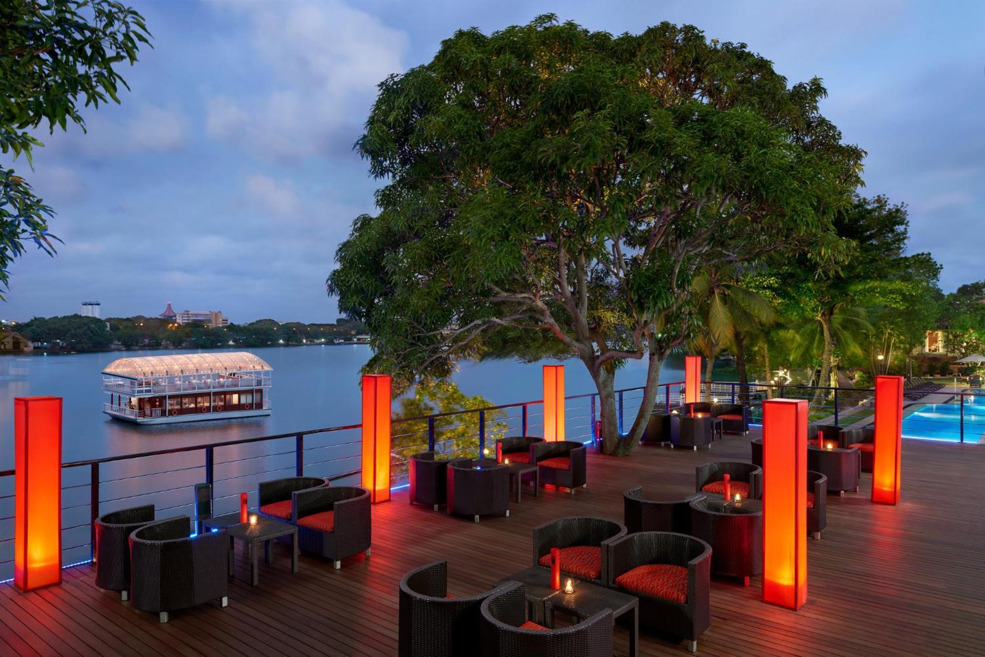Cinnamon Lakeside Colombo Exterior foto The Deck