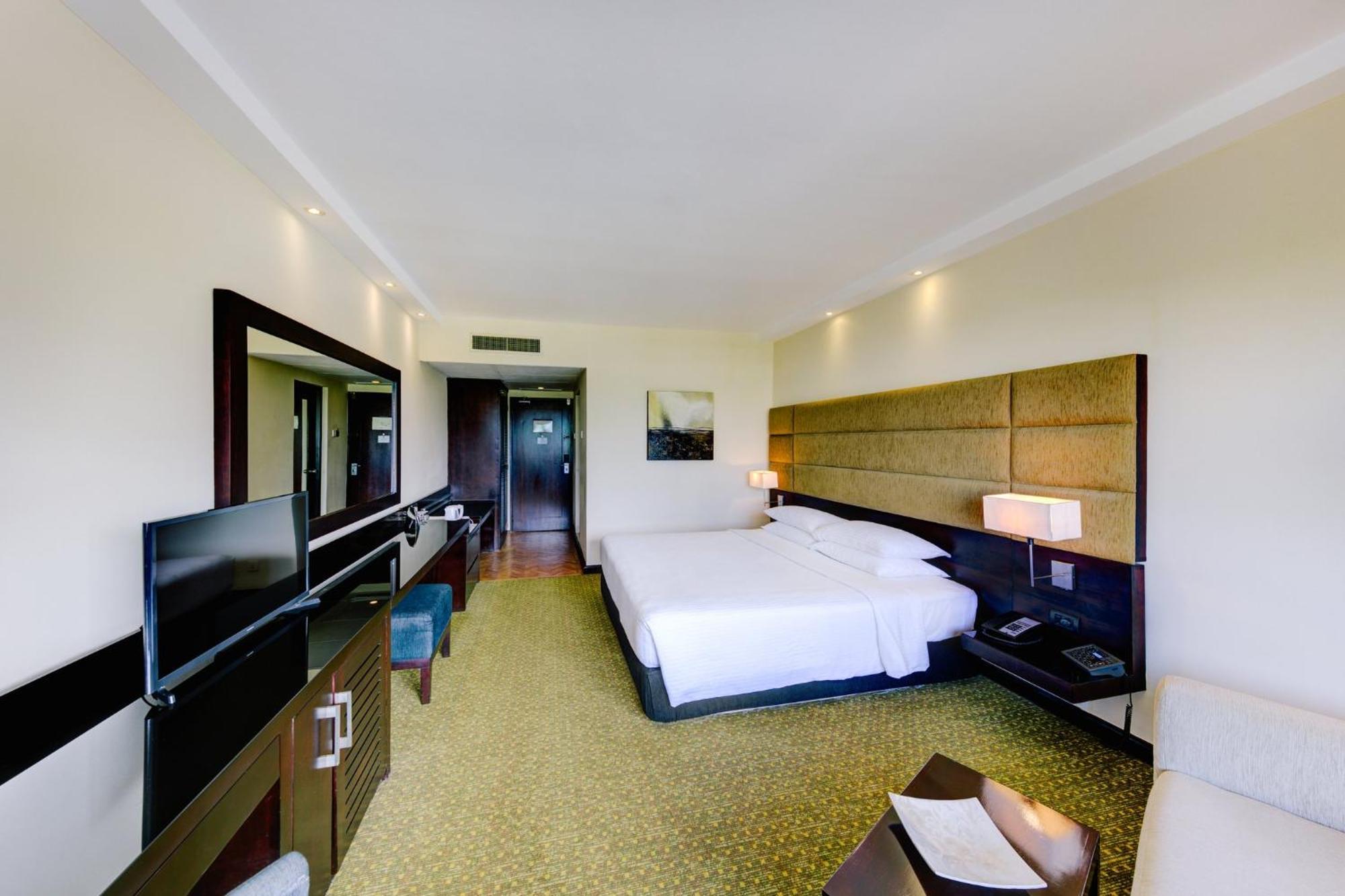 Cinnamon Lakeside Colombo Exterior foto Deluxe Room