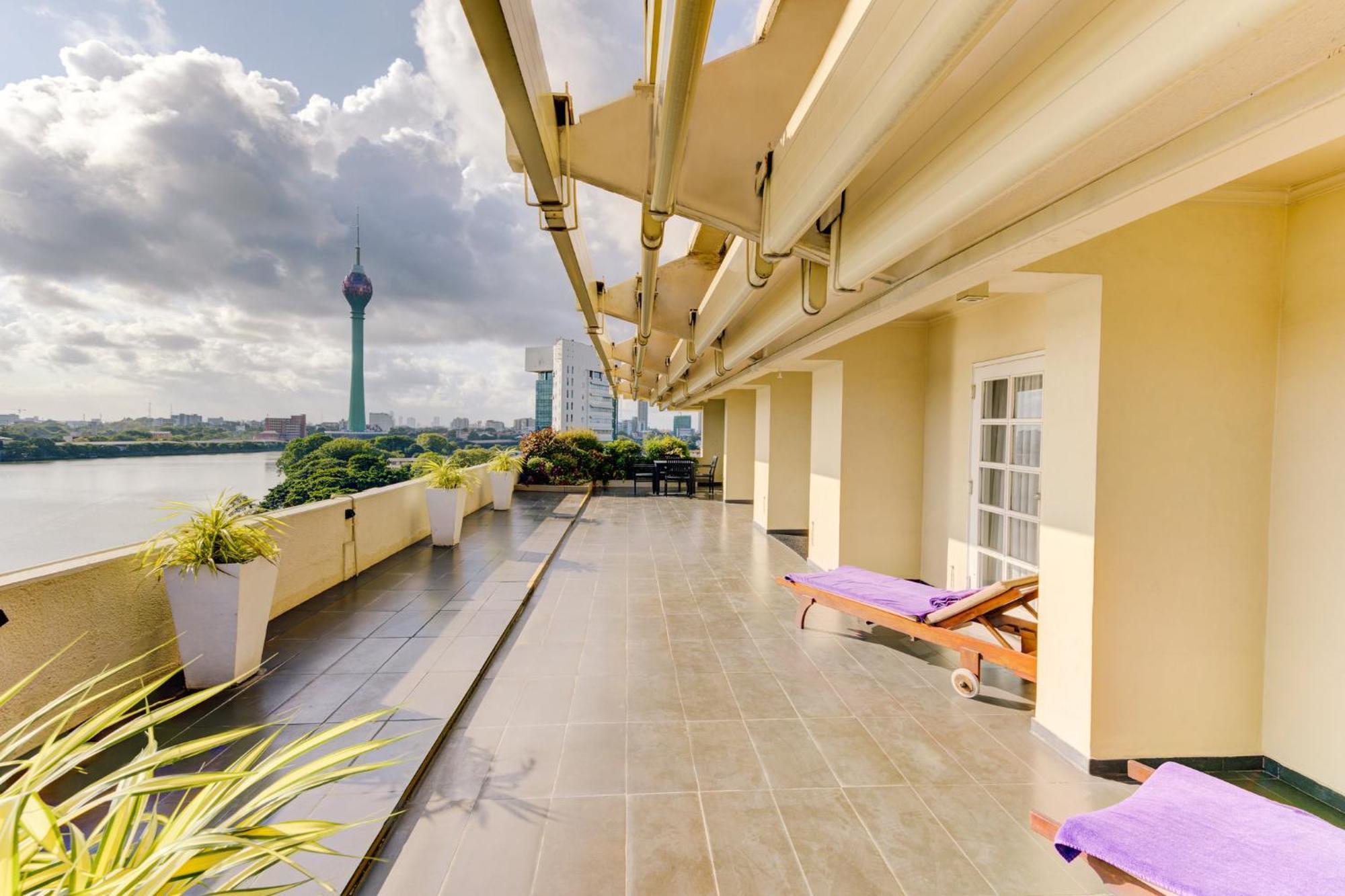Cinnamon Lakeside Colombo Exterior foto The Riverfront